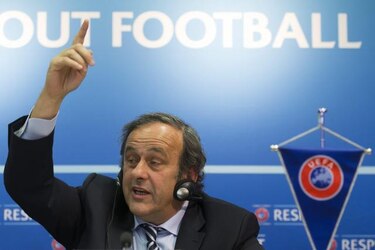 Platini denuncia la entrada de sociedades financieras en los clubes