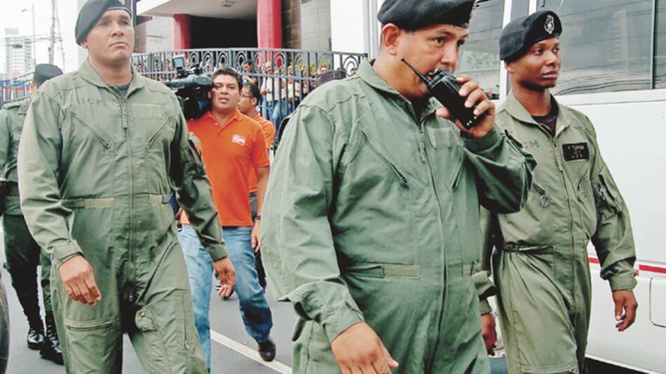 Continúan compras a empresas polémicas