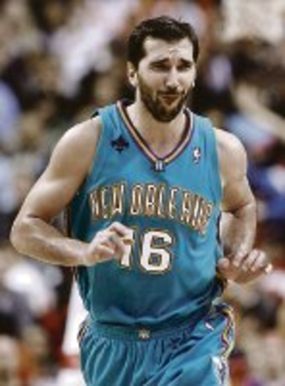 Gracias a Stojakovic los Hornets lideran el Oeste