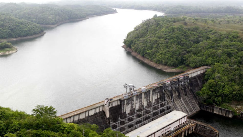 Presidente evalúa concesionar producción de agua en lago Bayano