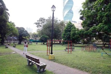 Críticas a contrato para limpiar parques