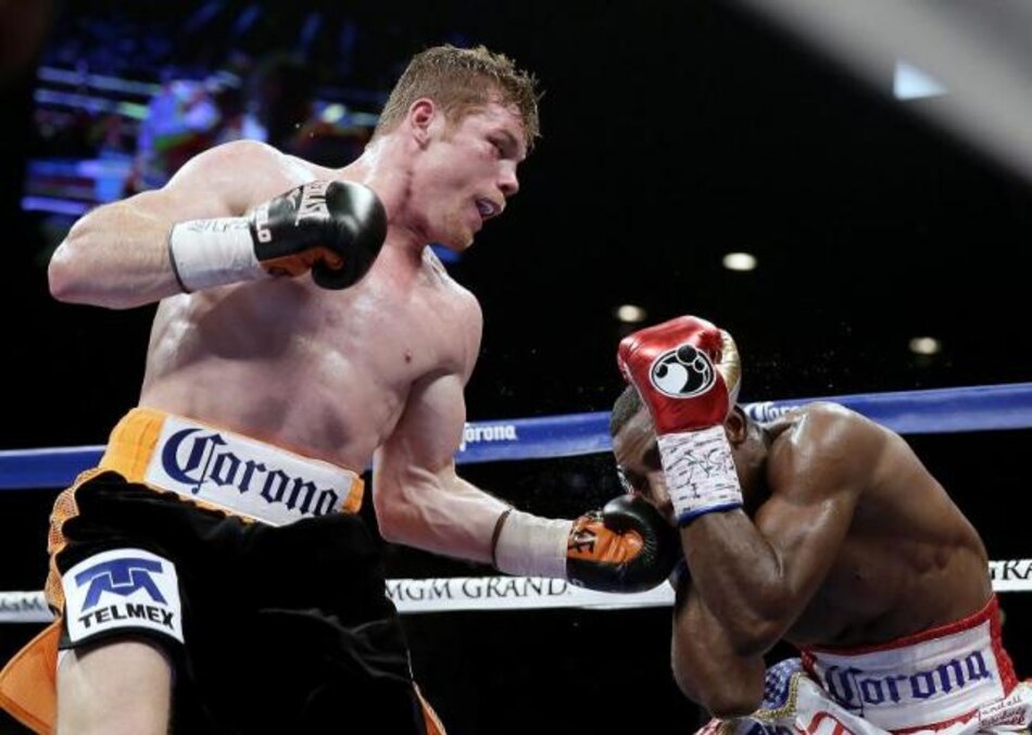 Canelo Álvarez derrota por decisión dividida a Erislandy Lara