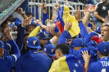 Venezuela enloquece tras clasificar a la final del Clásico