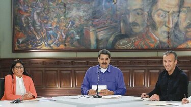 Maduro busca cambios para retomar el diálogo