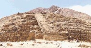 Encuentran pirámides en Perú