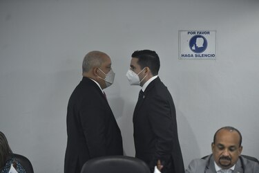 Vicepresidente Carrizo negó los gastos en consultorías, pese a las cifras del MEF