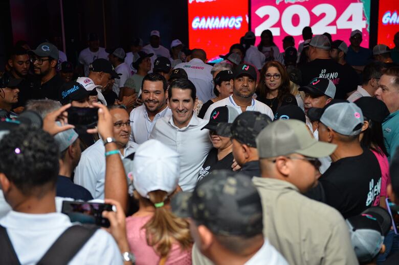 ‘Hoy triunfó la dignidad y la conciencia’, dice  Roux; Ábrego reconoce su derrota