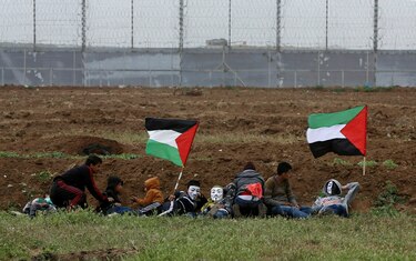 Cuatro palestinos muertos en aniversario de protestas en frontera entre Gaza e Israel