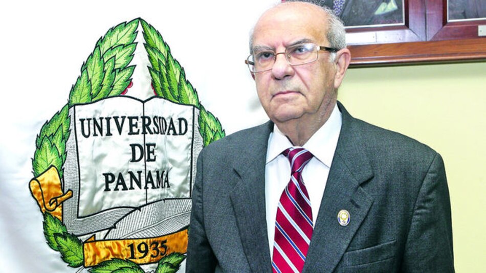Juzgado multa con $300 al rector Gustavo García de Paredes