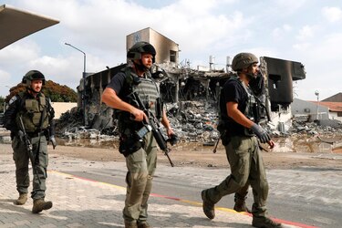 Israel arresta en Gaza a cerca de 700 supuestos miembros de milicias palestinas