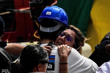 México busca sobrevivientes y una normalidad que no llega