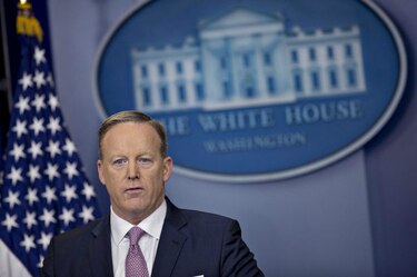 Casa Blanca: Estados Unidos cobrará impuesto de 20% a todo lo que venga de México para pagar el muro