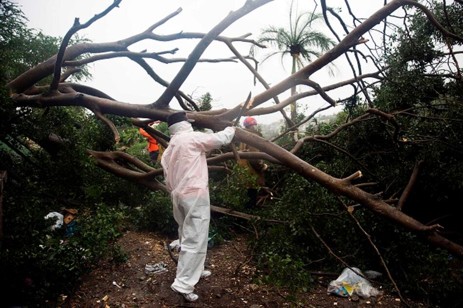 Al menos un muerto y ríos desbordados deja paso de tormenta Isaías por República Dominicana