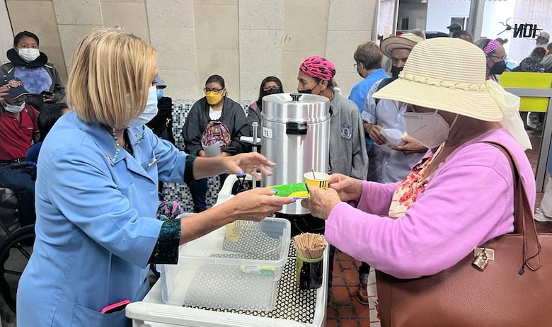 Colecta anual de alcancías de Adavion para el Instituto Oncológico Nacional