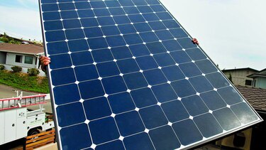 Tesla y Panasonic fabricarán paneles