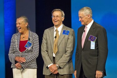 Conoce las 10 familias más ricas del mundo y que compañías manejan