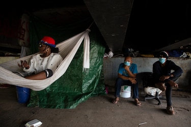 Desidia estatal golpea a los adictos y a las personas sin techo