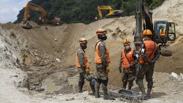Continúa búsqueda de 300 desaparecidos por alud en Guatemala