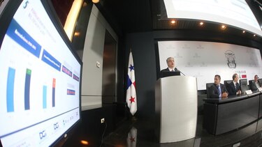 MEF espera aumento de 45% en aportes del Canal tras ampliación