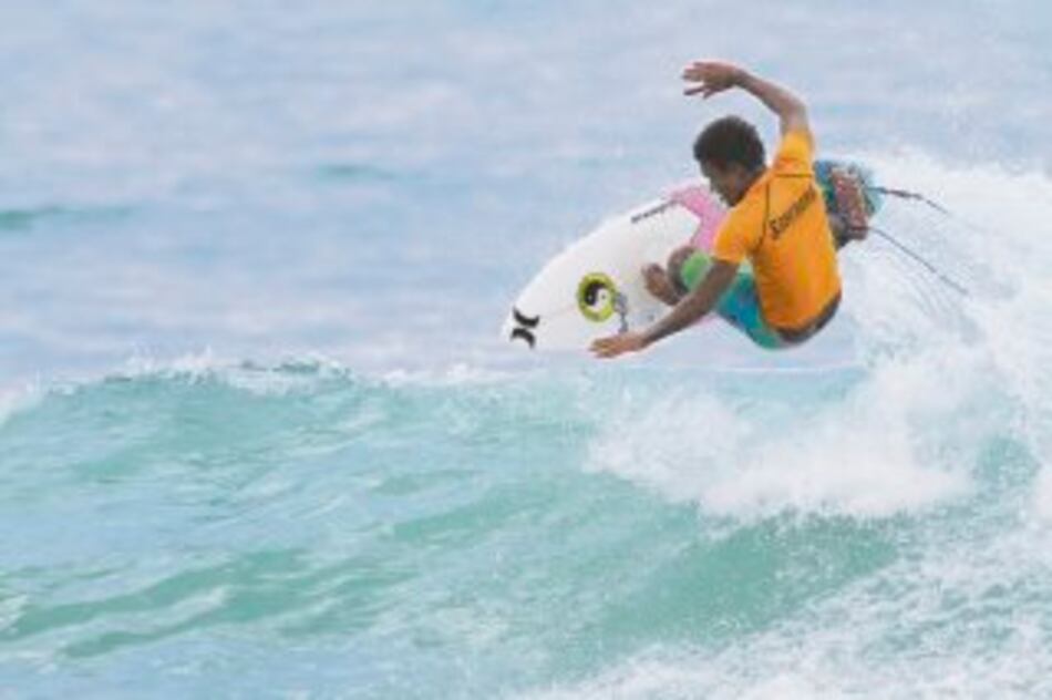 Jean Carlos González, actor y campeón nacional de surf