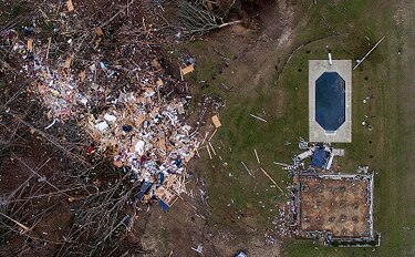 Surgen detalles sobre víctimas de tornados en Alabama; presidente Trump visitará el área el viernes