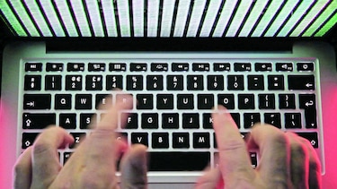 Denuncian planes de ciberataque a bancos
