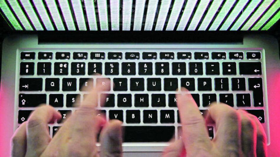 Denuncian planes de ciberataque a bancos