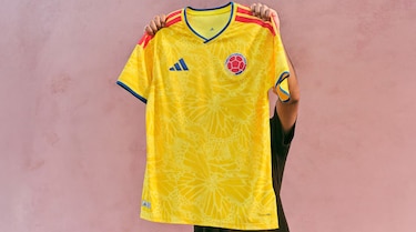 La camiseta de Colombia rinde homenaje al realismo mágico y a su biodiversidad