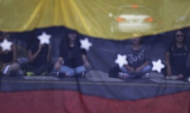 Ocho países latinoamericanos apoyan oferta del Papa para mediar en Venezuela