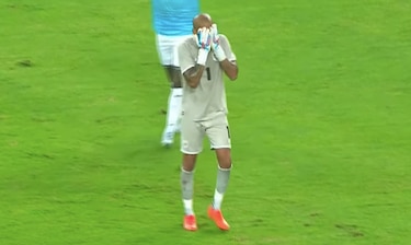 Alarmas encendidas por lesiones de Luis Mejía y Eric Davis en Durban