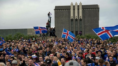 La victoria 'increíble' ante Inglaterra sigue retumbando en Islandia