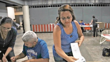 Maduro va por la reelección tras una lánguida votación