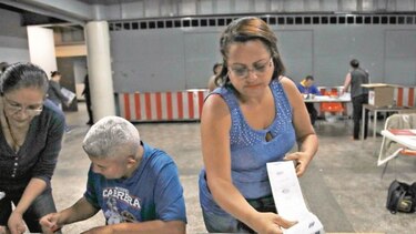 Maduro va por la reelección tras una lánguida votación