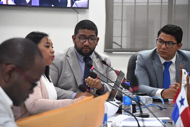 El Ifarhu no tiene fondos para pagar las becas de 302 estudiantes en el exterior