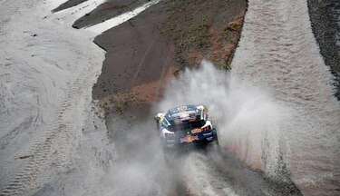 Sainz sigue de líder en el Rally Dakar