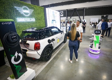 Financiamiento para autos eléctricos y paneles solares gana terreno en la banca