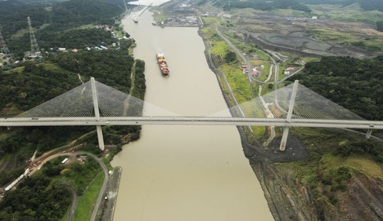 Tras el accidente en el puente de Baltimore, los pilotos del Canal hablan de cómo mitigar los riesgos