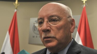 Paraguay llama a su embajador en Caracas