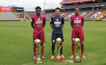 Penedo es presentado por el Saprissa; nuevo reto para el arquero panameño