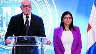 Venezolanos siguen negociando