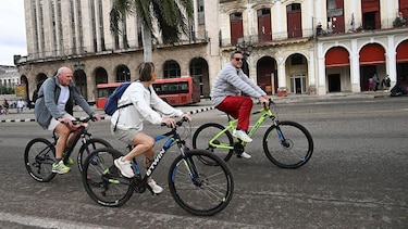 ‘La Habana Vieja está vacía. Todo parece muerto’: cómo se agudizó el declive del turismo en Cuba y qué impacto tiene