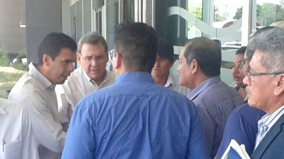 Polémica por retención de vehículos en lado tico