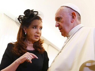 Presidenta argentina dice que fue amenazada por el Estado Islámico