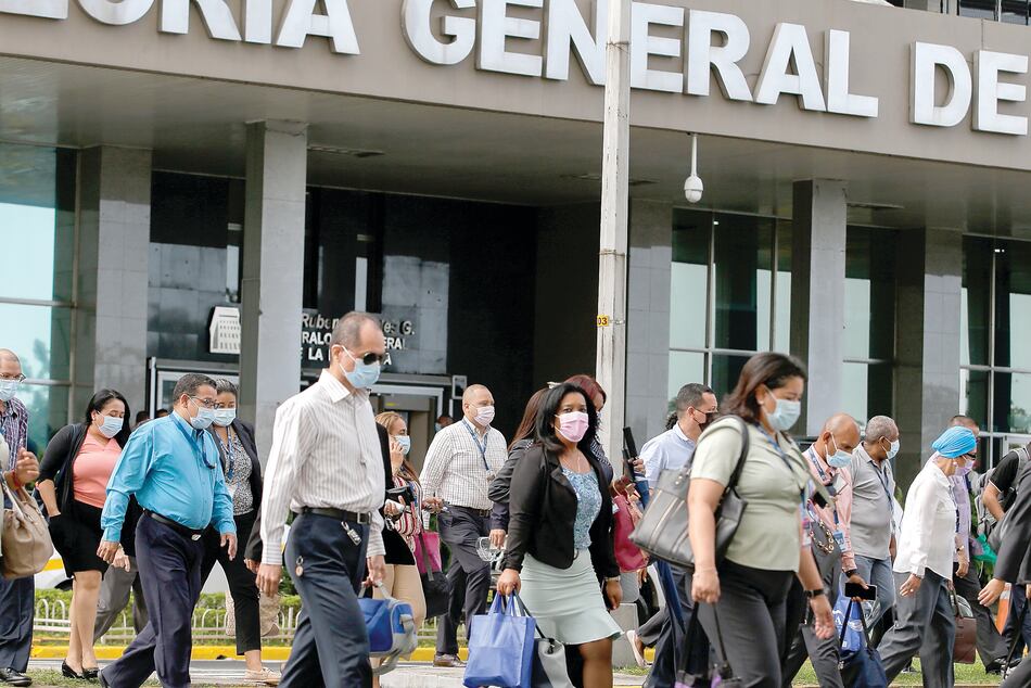 Unos 5 mil funcionarios ingresan a la planilla estatal cada mes