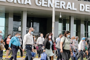 Unos 5 mil funcionarios ingresan a la planilla estatal cada mes