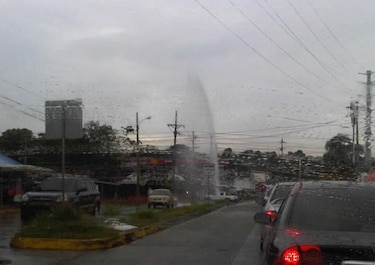 Fuga de agua en Brisas del golf