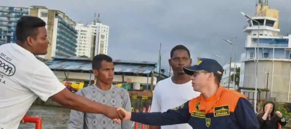 Tres pescadores panameños sobreviven siete días a la deriva y son rescatados en Colombia