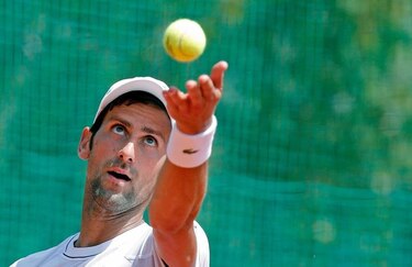 Djokovic se mete en segunda ronda del torneo de Madrid