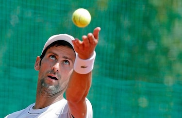 Djokovic se mete en segunda ronda del torneo de Madrid