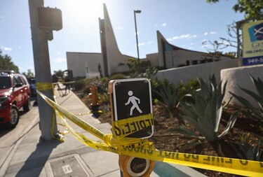 Un muerto y cuatro heridos graves en tiroteo en iglesia de California